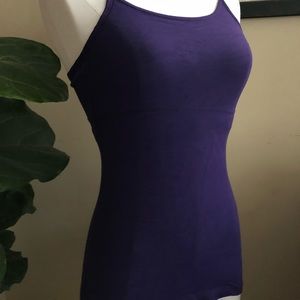 Beyond Yoga purple fitted tank S NWOT